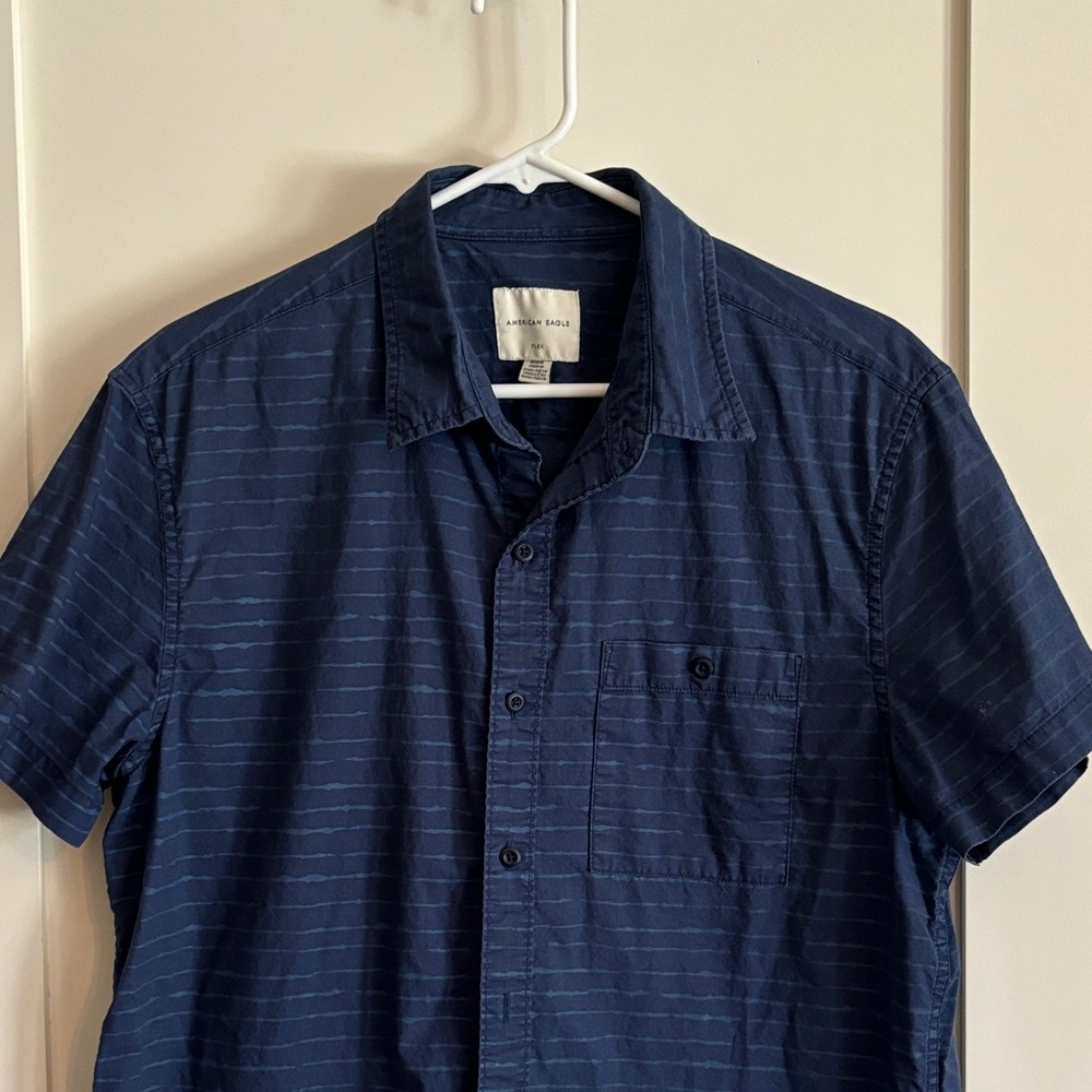 🔥Price Drop🔥American Eagle Outfitters Navy Short-Sleeve Button-Down Shirt